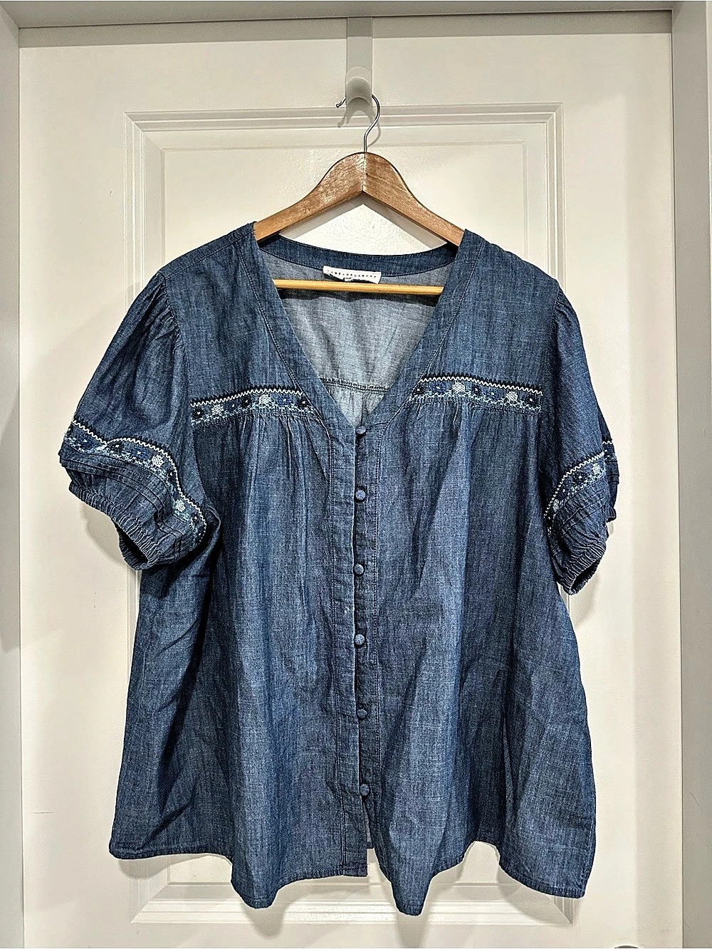 Jane + Delancey Embroidered Denim Blouse With Puff Sleeve in Blue 100% Cotton